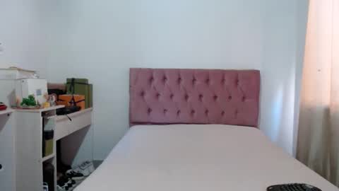 Snapshot of alia054 chatting on October 2025 12:27:01 PM Alia online show from October 2025 12:27:01 PM