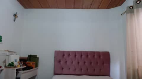 Snapshot of alia054 chatting on October 2025 12:02:02 PM Alia online show from October 2025 12:02:02 PM