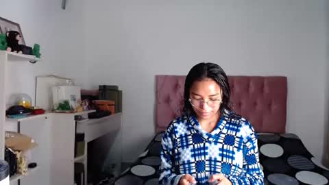 Snapshot of alia054 chatting on October 2025 01:35:02 PM Alia online show from October 2025 01:35:02 PM