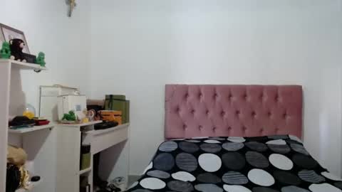 Snapshot of alia054 chatting on October 2025 12:28:01 PM Alia online show from October 2025 12:28:01 PM