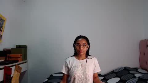 Snapshot of alia054 chatting on November 2025 12:51:01 PM Alia online show from November 2025 12:51:01 PM