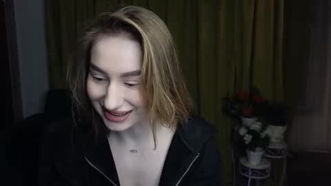 Snapshot of alicafoxis chatting on February 2026 07:01:01 PM Alica online show from February 2026 07:01:01 PM