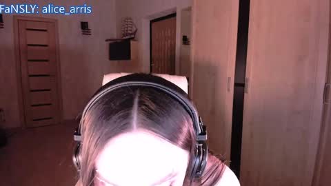 Alice Aris online show from March 2026 06:30:01 PM