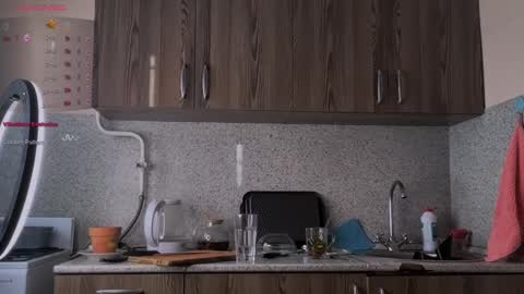 Snapshot of alice__grace_ chatting on February 2025 01:20:01 PM your Alice online show from February 2025 01:20:01 PM