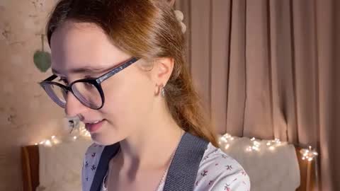 Hey Im Alice  online show from November 2025 10:37:01 PM