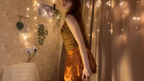 Hey Im Alice  online show from November 2025 10:24:01 PM