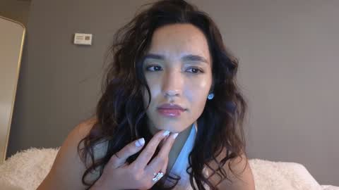 Snapshot of alice_bane chatting on January 2025 10:24:01 PM A R Y A T I A online show from January 2025 10:24:01 PM