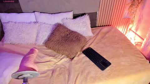 Mey online show from March 2026 03:45:02 AM