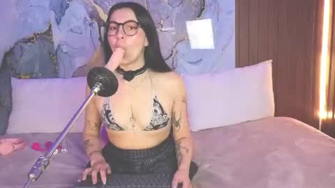 Snapshot of alice_cute77 chatting on June 2026 02:37:02 PM Mey online show from June 2026 02:37:02 PM