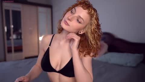 Snapshot of alice_edward chatting on October 2025 07:42:02 PM DONT YOU DARE NOT SEEING MY BIRTHDAY STREAM NOVEMBER 12 ILL BE 21 1400 GMT-5 CHECK MY LOVENSE WISHLIST online show from October 2025 07:42:02 PM