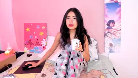 Alice Sofia online show from June 2026 06:01:02 PM