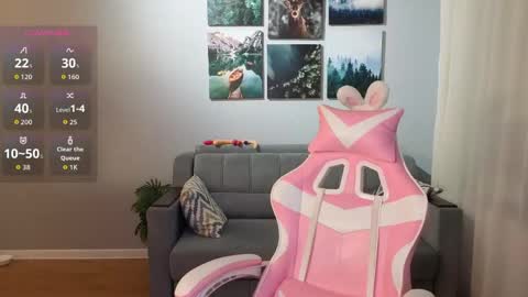 Snapshot of alice_frosst chatting on June 2026 06:34:02 PM Alice Frost online show from June 2026 06:34:02 PM