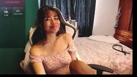 Snapshot of alice_middle01 chatting on December 2025 03:40:02 PM Alice online show from December 2025 03:40:02 PM