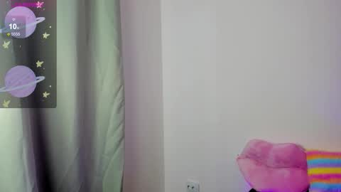 Snapshot of alice_next_door_ chatting on October 2025 11:19:02 AM Alice online show from October 2025 11:19:02 AM