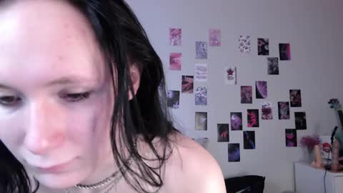 Snapshot of alice_perrez chatting on February 2025 10:09:02 AM Alice and Mike online show from February 2025 10:09:02 AM