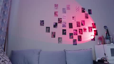 Snapshot of alice_perrez chatting on February 2025 11:27:01 AM Alice and Mike online show from February 2025 11:27:01 AM