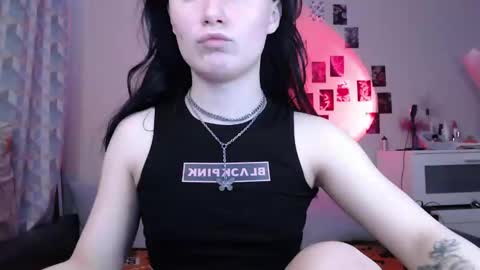 Snapshot of alice_perrez chatting on March 2025 12:12:01 PM Alice and Mike online show from March 2025 12:12:01 PM