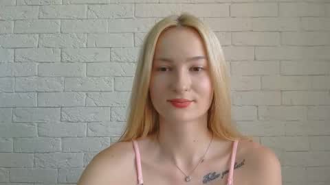 Snapshot of alice_sweet_01 chatting on June 2026 11:53:01 AM Alice online show from June 2026 11:53:01 AM