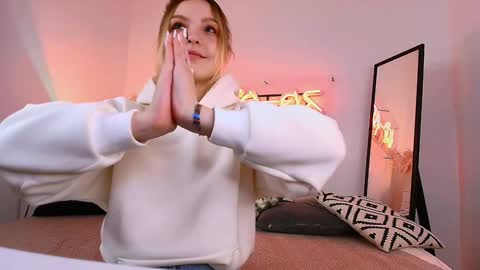 Snapshot of alice_tucci chatting on January 2025 12:57:02 PM Alice online show from January 2025 12:57:02 PM