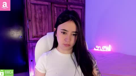 Snapshot of alicee_2 chatting on November 2025 04:14:02 PM Aliceee .. 97YP9VWGZHrefnav wishlist lists 1 online show from November 2025 04:14:02 PM