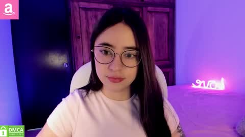 Snapshot of alicee_2 chatting on December 2025 11:59:01 AM Aliceee .. 97YP9VWGZHrefnav wishlist lists 1 online show from December 2025 11:59:01 AM