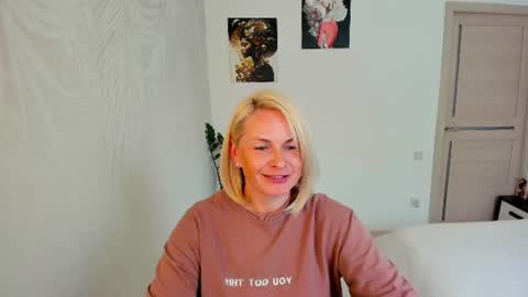 Snapshot of alicee__grace chatting on July 2026 10:44:01 AM Alicee online show from July 2026 10:44:01 AM