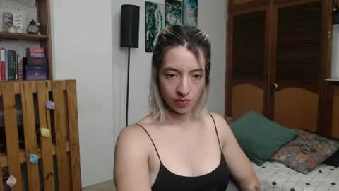 Snapshot of alicee_logan_ chatting on June 2026 02:17:01 AM alicee_logan_ online show from June 2026 02:17:01 AM
