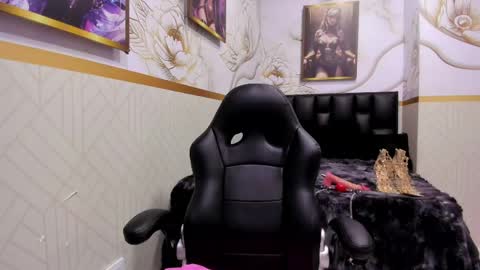 Snapshot of alicee_mature chatting on May 2026 07:30:02 PM alicee online show from May 2026 07:30:02 PM