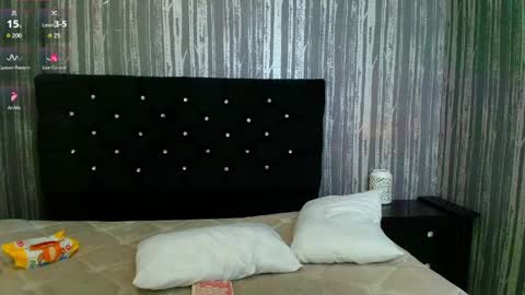 alicee_moonn online show from April 2026 06:56:02 PM