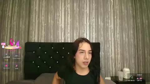 Snapshot of alicee_moonn chatting on June 2026 07:45:01 PM alicee_moonn online show from June 2026 07:45:01 PM