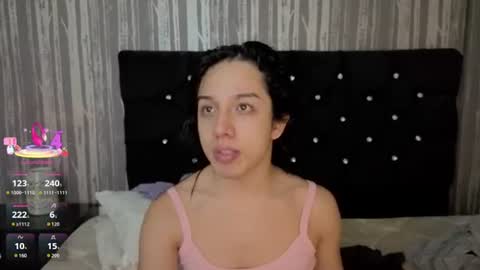 Snapshot of alicee_moonn chatting on July 2026 07:05:02 PM alicee_moonn online show from July 2026 07:05:02 PM