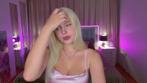 Snapshot of alicefreman chatting on September 2025 11:42:01 AM Alice online show from September 2025 11:42:01 AM