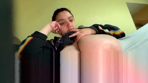 Snapshot of aliceinboobieland chatting on December 2024 12:24:01 PM Aliceinboobieland online show from December 2024 12:24:01 PM