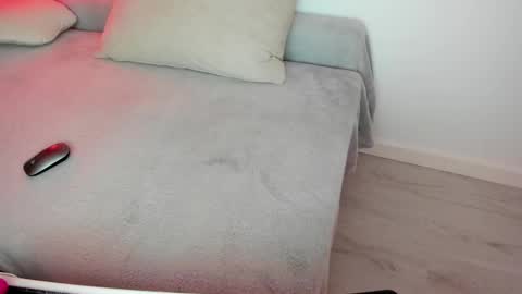 Snapshot of alicelevine chatting on March 2025 08:21:02 AM AliceLevine online show from March 2025 08:21:02 AM