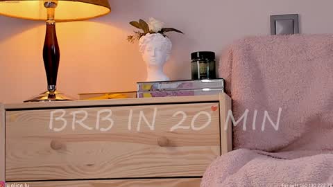 Snapshot of alicelu_ chatting on February 2025 11:05:02 AM Elle online show from February 2025 11:05:02 AM