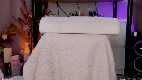 Snapshot of alicelu_ chatting on February 2025 07:07:02 AM Elle online show from February 2025 07:07:02 AM