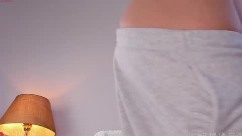 Snapshot of alicelu_ chatting on February 2025 07:11:02 AM Elle online show from February 2025 07:11:02 AM