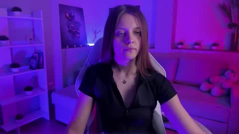 Alice online show from October 2025 02:22:02 AM