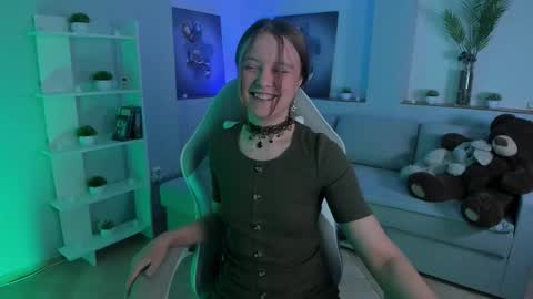 Alice online show from November 2025 01:49:01 AM