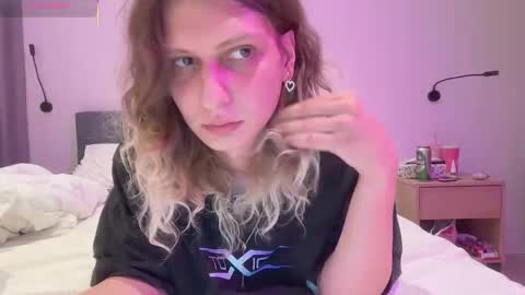 AlicePinkhead online show from November 2025 02:49:01 PM