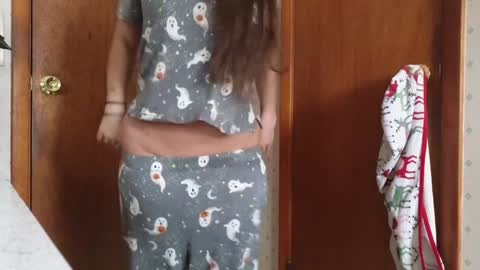 Snapshot of aliceriverscam chatting on December 2024 01:40:01 PM Alice Rivers ---- Enter my public Discord- online show from December 2024 01:40:01 PM