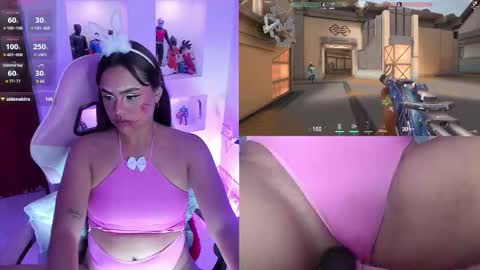 Snapshot of aliceroys chatting on October 2025 12:00:01 AM Alice online show from October 2025 12:00:01 AM