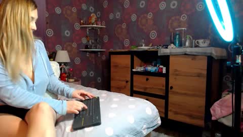alicewetsquirt online show from February 2026 10:19:01 PM