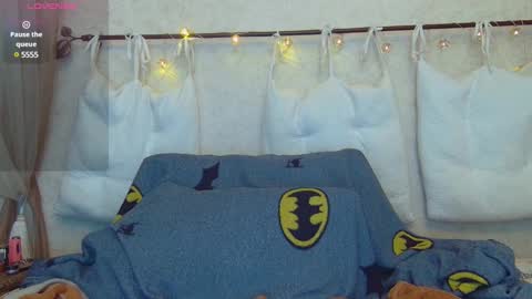 Snapshot of alicewoolfy chatting on December 2024 07:59:02 PM AliceWoolfy online show from December 2024 07:59:02 PM