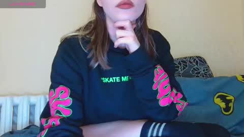 Snapshot of alicewoolfy chatting on October 2025 12:00:01 AM AliceWoolfy online show from October 2025 12:00:01 AM