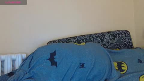 Snapshot of alicewoolfy chatting on October 2025 09:57:01 PM AliceWoolfy online show from October 2025 09:57:01 PM