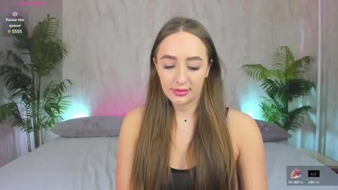 Mia online show from January 2025 02:28:02 AM