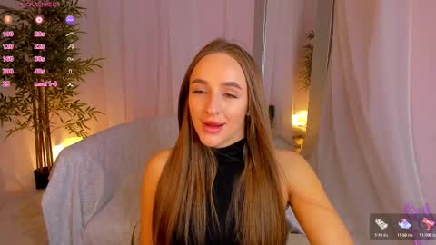 Mia online show from September 2025 02:03:02 AM