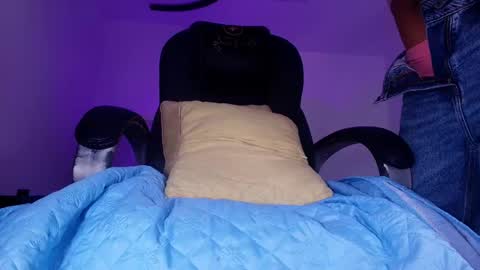 Alicia Kyse  online show from April 2026 03:01:01 AM