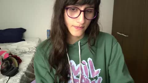 Snapshot of alicia_love29 chatting on December 2024 01:13:01 AM Alice online show from December 2024 01:13:01 AM